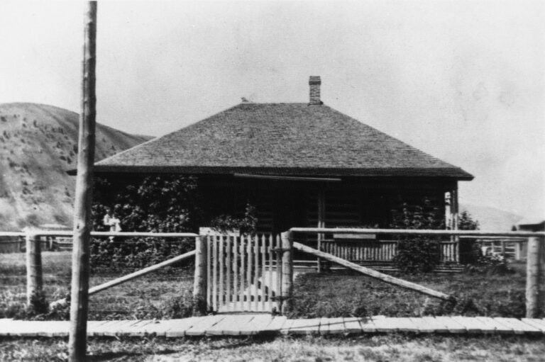 Roy Van Vleck's Log Home now Cafe Genevieve.