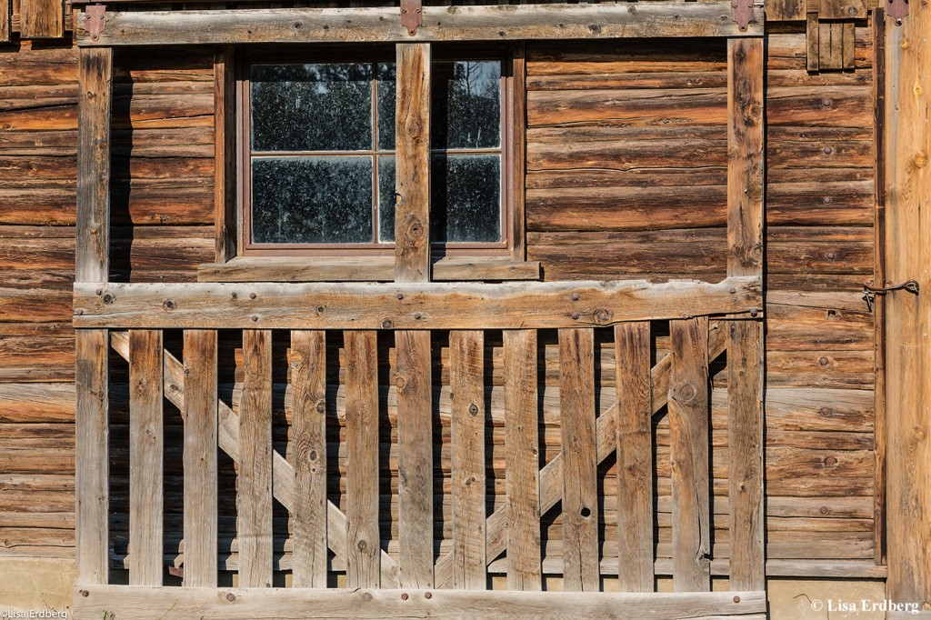 Hunter-Hereford Ranch: Barn Door
